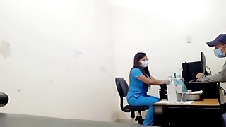 ultra viral!! The doctor interviews her patient and after a few questions the patient offers her to make intense homemade porn in the hospital office